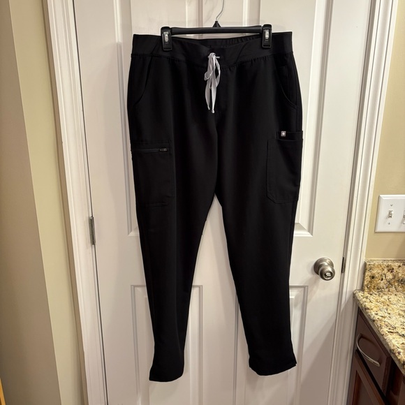 TALL Figs Women's Black Yola Skinny Scrub Pants 2.0 Size Tall XL - Picture 1 of 8